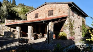 Poggio-al-Coniglio---Vista-della-Villa-esterno