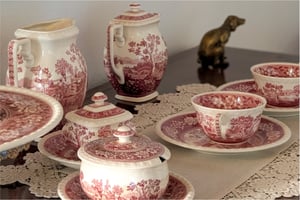Dettaglio piatti in ceramica