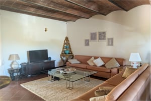 Interno caratteristico della villa Poggio al Coniglio
