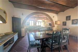 Interno caratteristico della villa Poggio al Coniglio 13