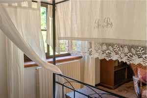 Camera matrimoniale accogliente a Poggio al Coniglio in Toscana